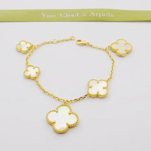 Van Cleef & Arpels Bracelets For Women #1479303