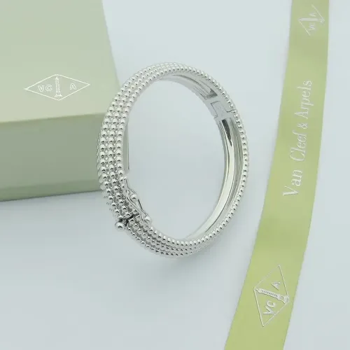 Van Cleef & Arpels Bracelets #1479346