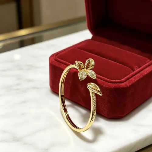 Replica Van Cleef & Arpels Bracelets #1480043 $42.00 USD for Wholesale