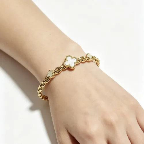 Replica Van Cleef & Arpels Bracelets #1480044 $39.00 USD for Wholesale