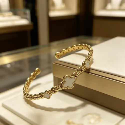 Replica Van Cleef & Arpels Bracelets #1480044 $39.00 USD for Wholesale