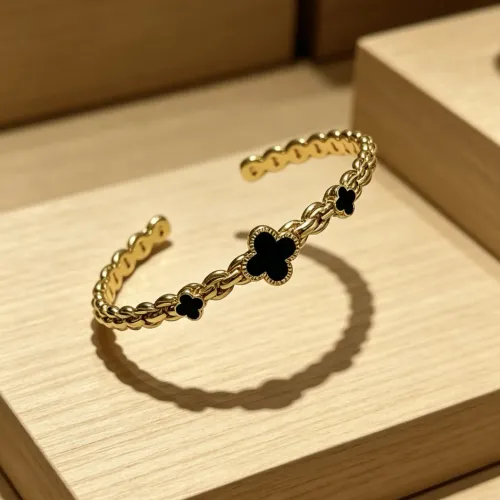 Replica Van Cleef & Arpels Bracelets #1480046 $39.00 USD for Wholesale