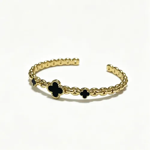 Replica Van Cleef & Arpels Bracelets #1480046 $39.00 USD for Wholesale