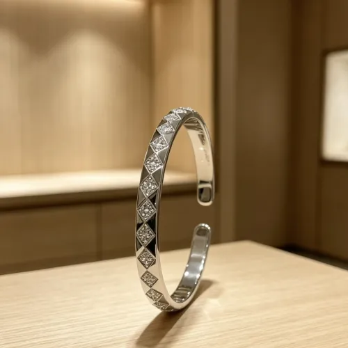 Replica Van Cleef & Arpels Bracelets #1480047 $39.00 USD for Wholesale