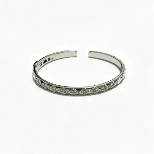 Replica Van Cleef & Arpels Bracelets #1480047 $39.00 USD for Wholesale