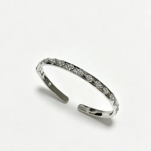 Replica Van Cleef & Arpels Bracelets #1480047 $39.00 USD for Wholesale