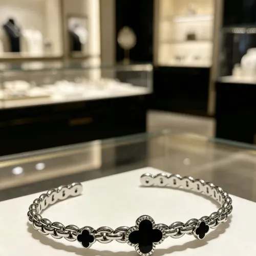 Van Cleef & Arpels Bracelets #1480049
