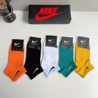 $27.00 USD Nike Socks #1476526