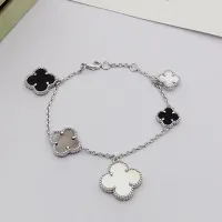 $32.00 USD Van Cleef & Arpels Bracelets For Women #1479286