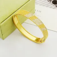 $36.00 USD Van Cleef & Arpels Bracelets For Women #1479571