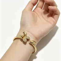 $42.00 USD Van Cleef & Arpels Bracelets #1480043