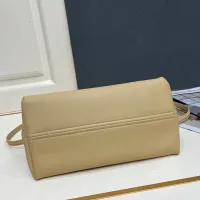$92.00 USD Celine AAA Quality Messenger Bags For Women #1481948